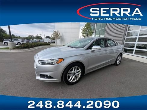 Used 2013 Ford Fusion SE FWD image 1