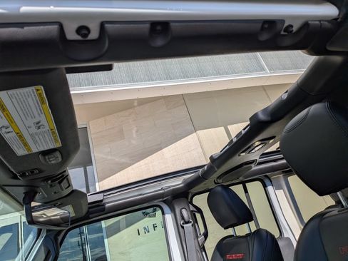 Used 2019 Jeep Wrangler Unlimited Rubicon AWD/4WD image 11