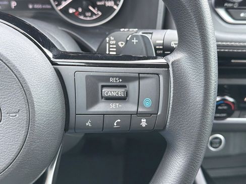 Used 2023 Nissan Rogue SV image 16