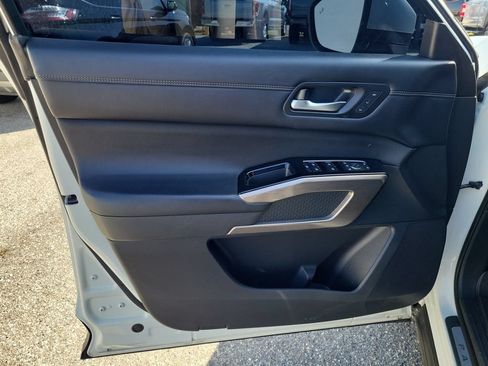 Used 2023 Nissan Pathfinder Platinum AWD/4WD image 22
