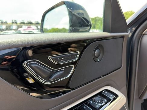 Used 2023 Lincoln Aviator Reserve w/ Equipment Group 201A RWD image 22