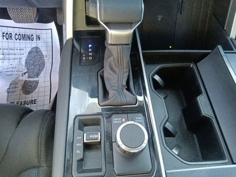 Used 2025 Toyota Sequoia Platinum AWD/4WD image 25