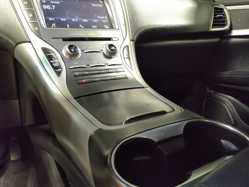 Used 2016 Lincoln MKX Premiere image 26