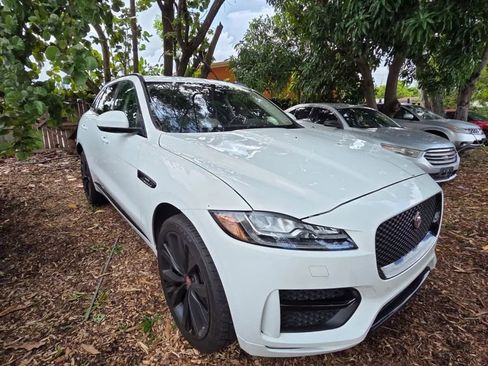 Used 2017 Jaguar F-PACE R-Sport image 23