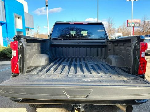 Used 2024 Chevrolet Silverado 2500 Custom w/ Custom Value Package image 15