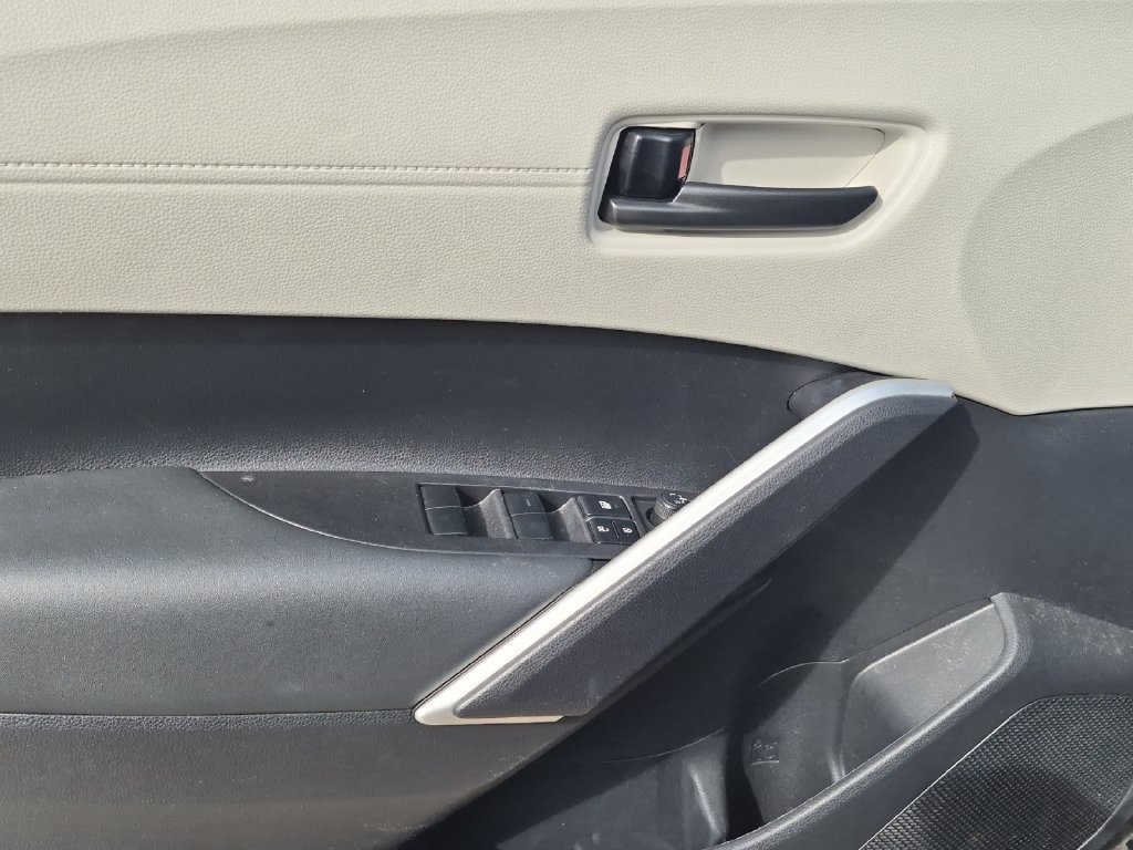 Certified 2025 Toyota Corolla Cross LE FWD image 11