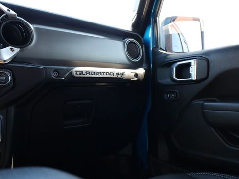 Used 2022 Jeep Gladiator Sport image 44