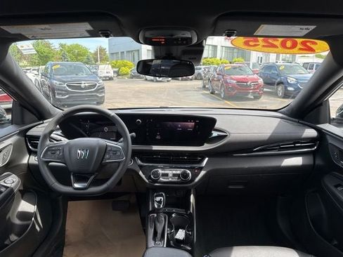 Used 2025 Buick Envista Sport Touring FWD image 24