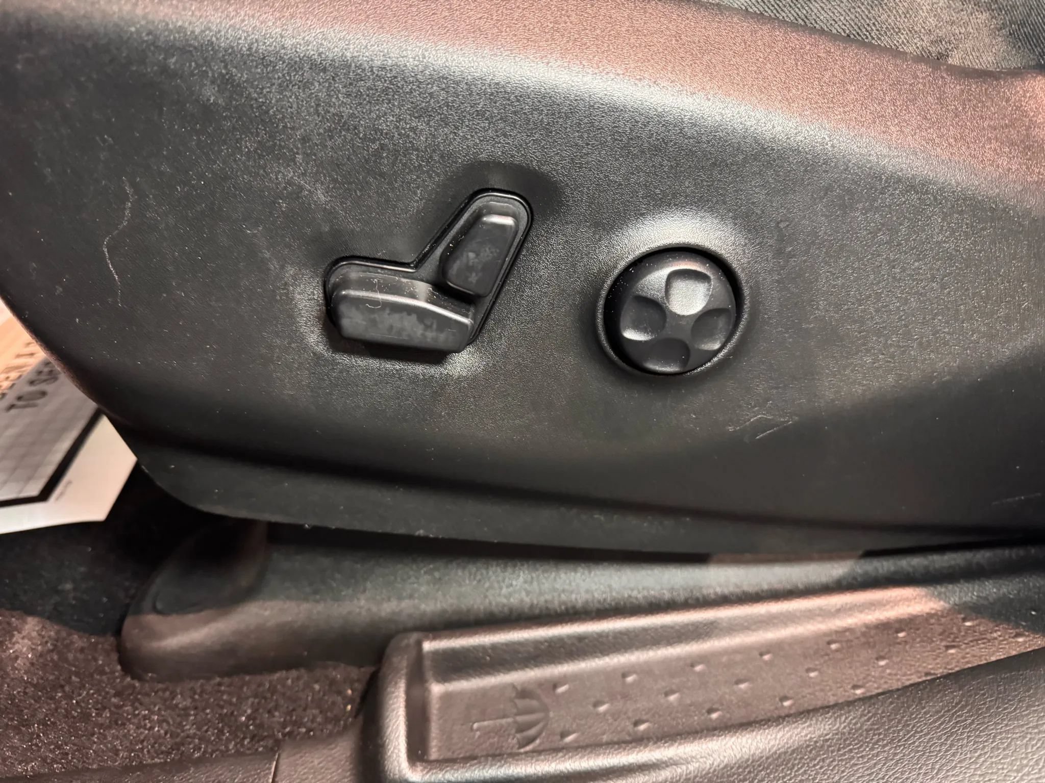 Used 2019 Chrysler Pacifica Touring-L Plus w/ Advanced Safetytec Group FWD image 12