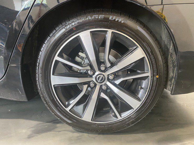 Used 2023 Nissan Maxima SV w/ Floor Mat Group FWD image 8