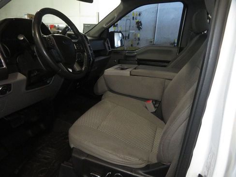 Used 2016 Ford F150 XLT w/ Equipment Group 302A Luxury AWD/4WD image 18