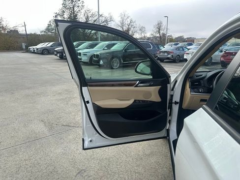 Used 2017 BMW X3 sDrive28i image 11