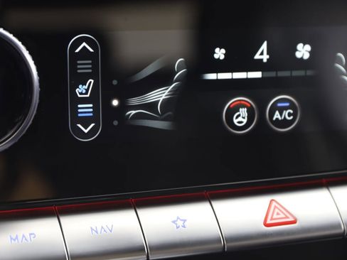 Used 2022 Genesis GV70 3.5T Sport w/ Sport Advanced Package AWD/4WD image 9