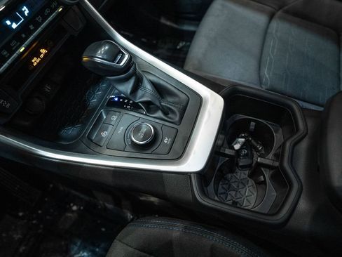 Used 2023 Toyota RAV4 SE image 18