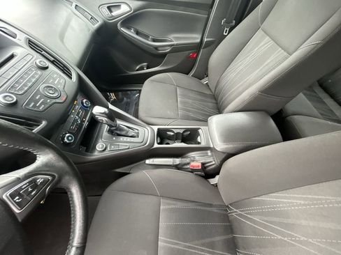 Used 2016 Ford Focus SE w/ SE Cold Weather Package image 20