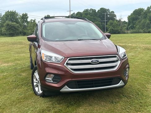 Used 2018 Ford Escape SE w/ SE Sync 3 Package FWD image 3