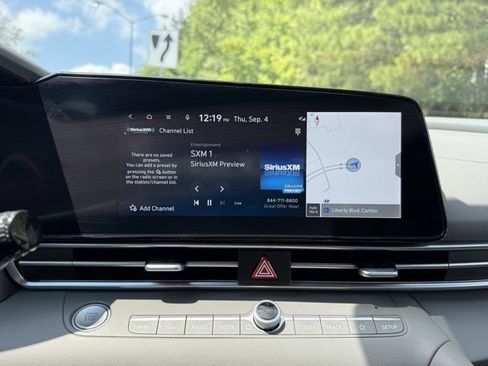 Used 2024 Hyundai Elantra SEL image 16