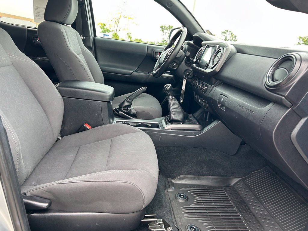 Used 2019 Toyota Tacoma TRD Off-Road w/ Technology Package AWD/4WD image 30