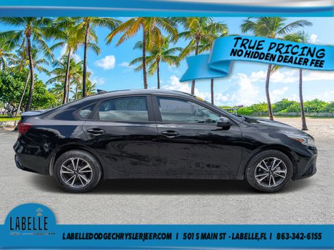 Used 2024 Kia Forte LXS FWD image 2