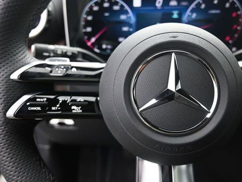 Used 2026 Mercedes-Benz GLC 300 image 15