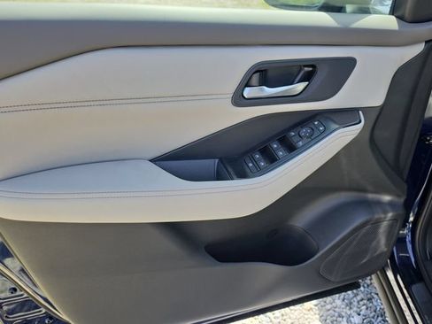 New 2026 Nissan Rogue Dark Armor FWD image 18