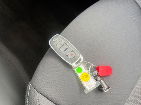 Used 2025 Nissan Sentra SV image 22