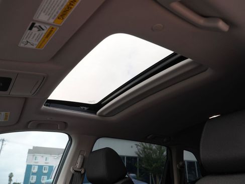Used 2024 Honda CR-V EX image 8