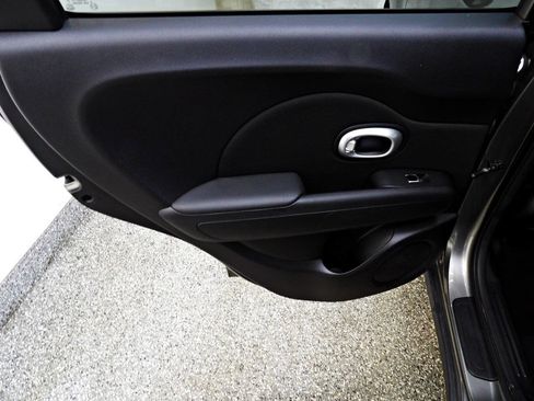 Used 2017 Kia Soul FWD image 9