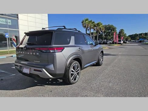 Used 2023 Nissan Pathfinder Platinum FWD image 34