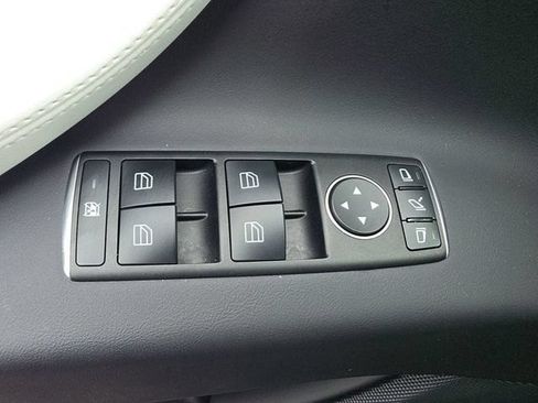 Used 2021 Tesla Model X Long Range AWD/4WD image 18
