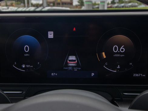 Certified 2025 Hyundai Kona SEL FWD image 29