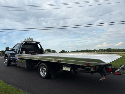 Used 2017 Ford F550 4x4 Regular Cab Super Duty w/ XLT Value Package image 3