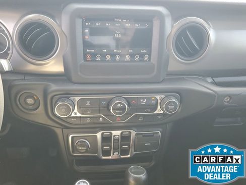 Used 2023 Jeep Gladiator Sport image 23