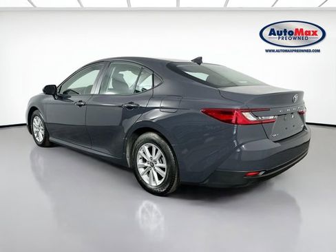 Used 2025 Toyota Camry LE image 5