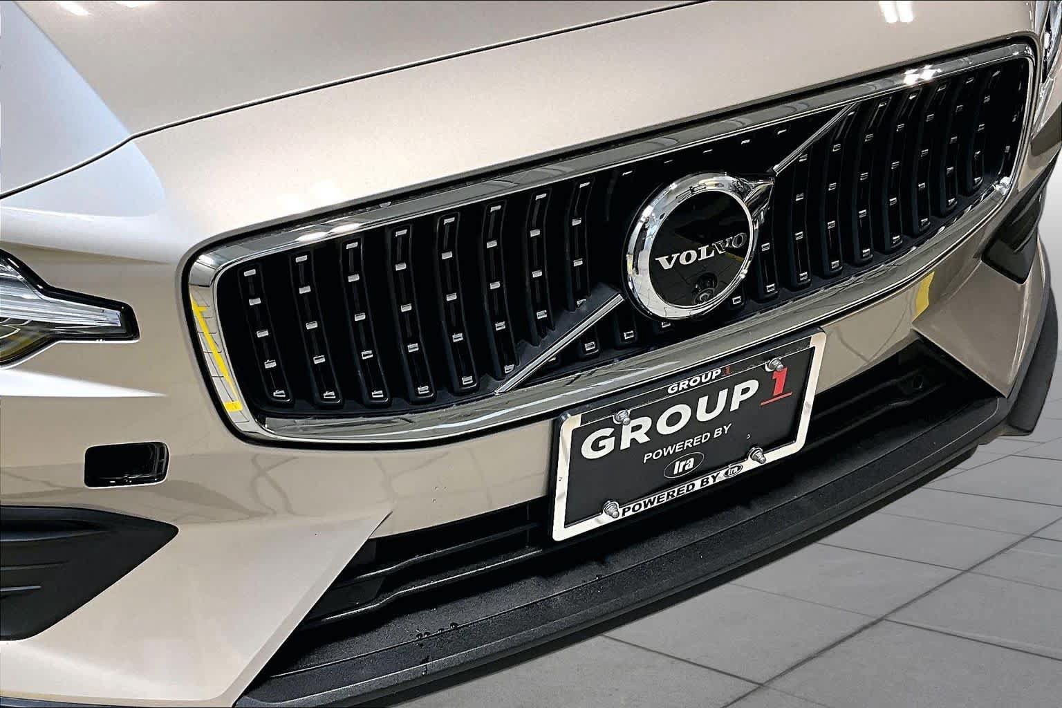 Certified 2026 Volvo V60 B5 Cross Country Plus AWD/4WD image 30