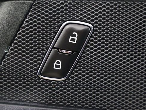 Used 2022 Ford Edge SEL w/ Convenience Package image 32