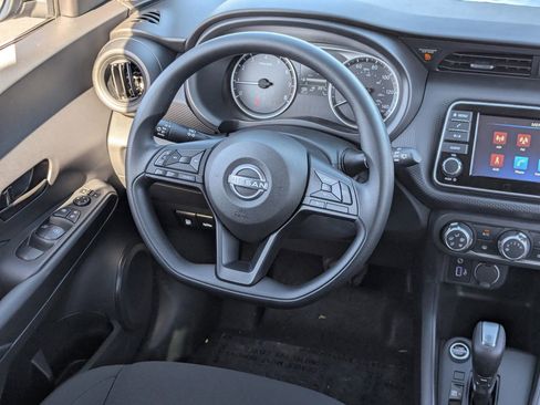 New 2025 Nissan Kicks Play S image 19