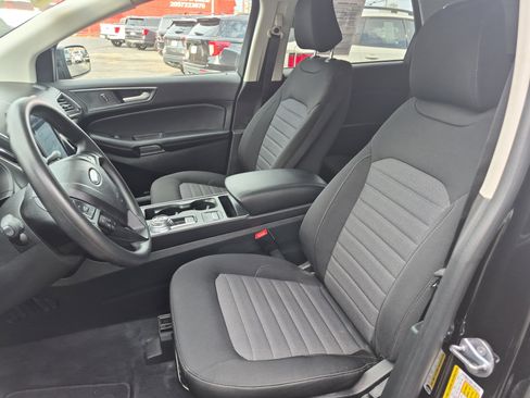 Used 2024 Ford Edge SE w/ Black Appearance Package image 10