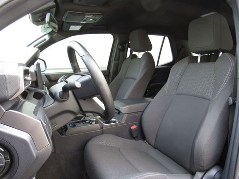Used 2025 Toyota 4Runner SR5 AWD/4WD image 11