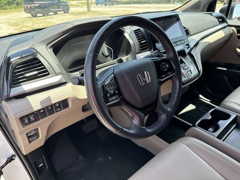 Used 2023 Honda Odyssey Touring image 13