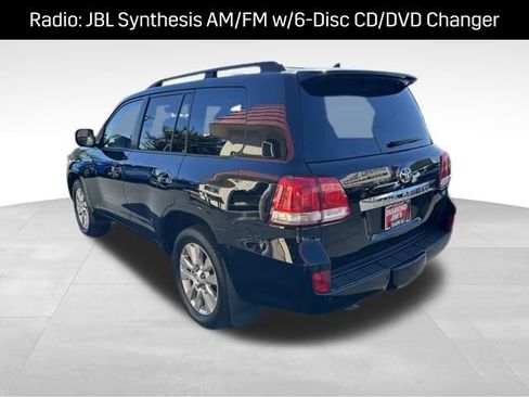 Used 2011 Toyota Land Cruiser image 19