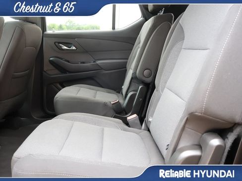 Used 2023 Chevrolet Traverse LT FWD image 20