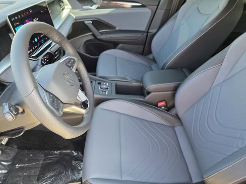 New 2026 Volkswagen Tiguan SE R-Line image 12