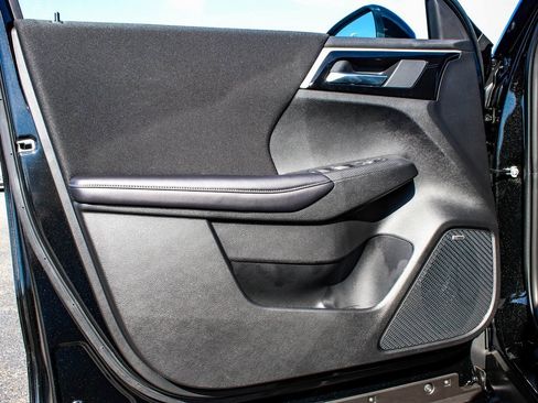 New 2025 Mitsubishi Outlander ES image 8