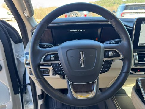 Used 2021 Lincoln Navigator Reserve image 21
