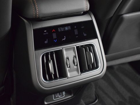 New 2025 Maserati Grecale Folgore image 23