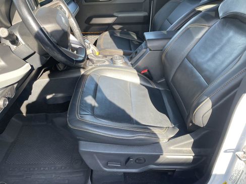 Used 2022 Ford Bronco Badlands image 12
