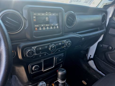 Used 2023 Jeep Wrangler Sport AWD/4WD image 11