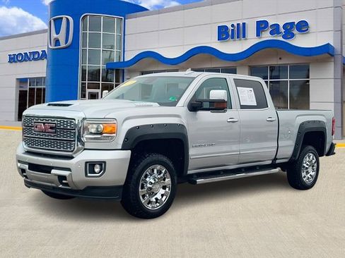 Used 2019 GMC Sierra 2500 Denali w/ Duramax Plus Package image 2