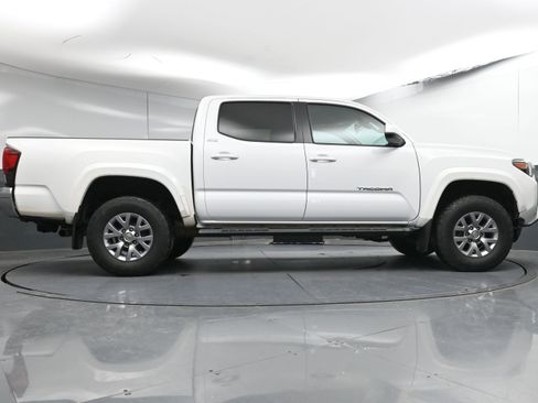 Used 2018 Toyota Tacoma SR5 image 26